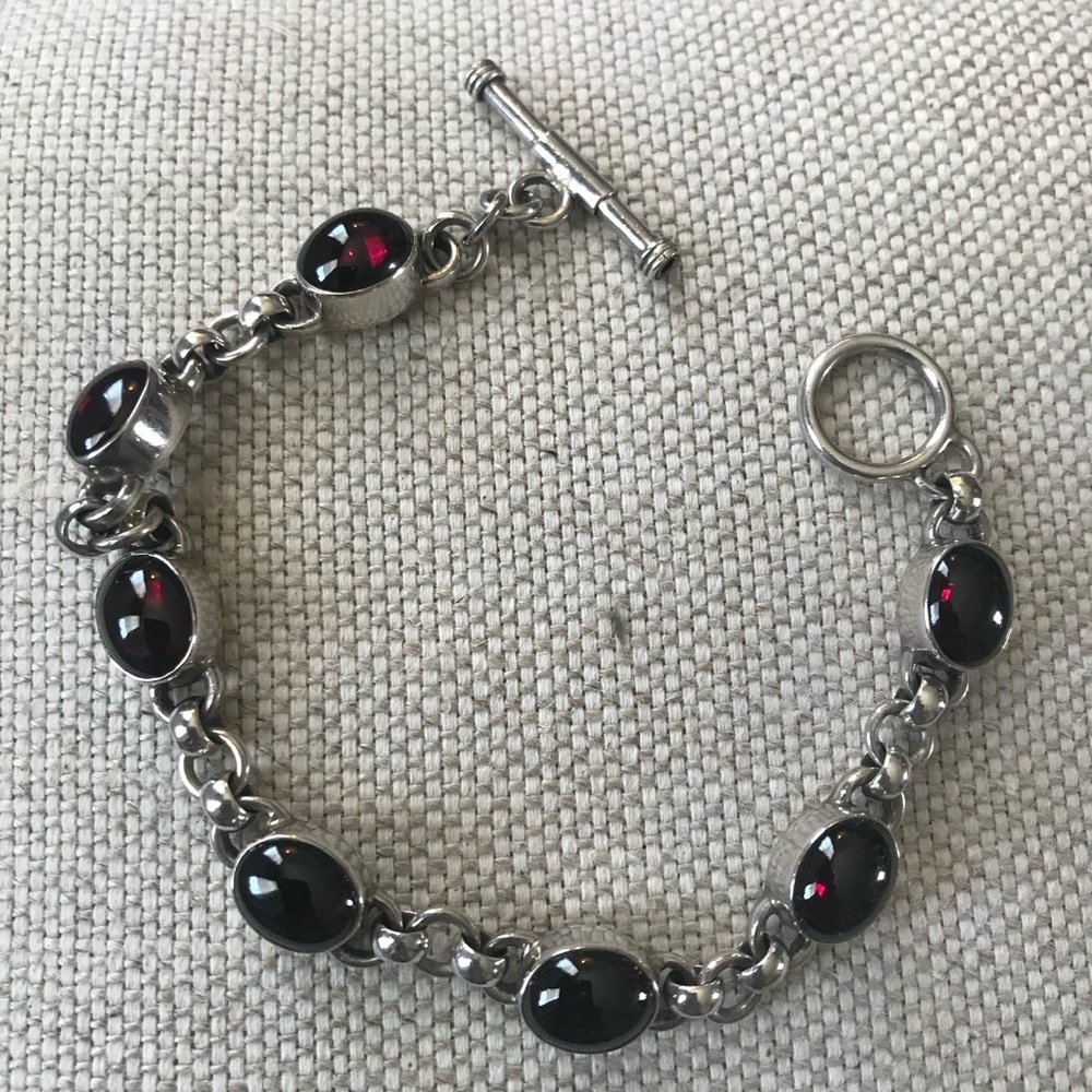 Silpada B1051 sterling silver link garnet bracelet.